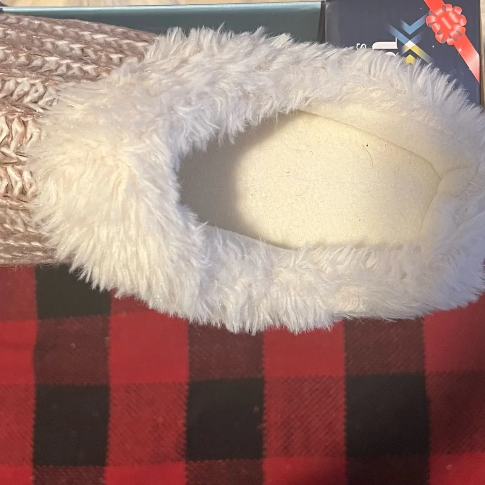 Ladies NWOT Isotoner Signature Shoes size XL - Picture 3 of 8